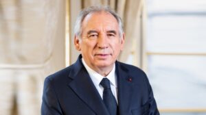L'ancien premier ministre François Bayrou lors d'une photo officielle